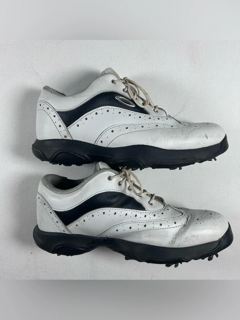 Oakley Mens Sz 8.5 Golf Shoes Black White Leather Wingtip Saddle Spiked Distress